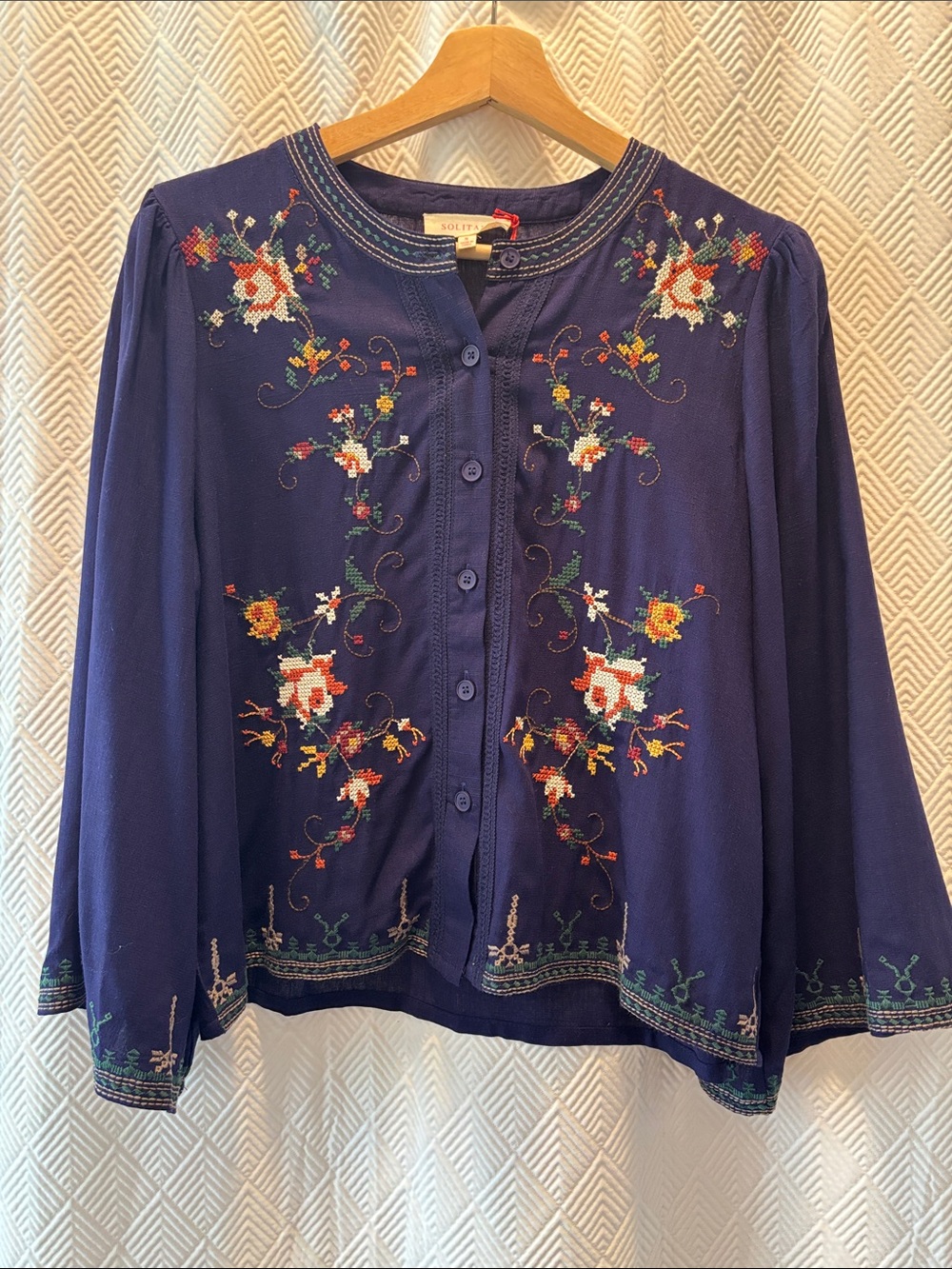 NWT Solitaire Navy Blue Embroidered Floral Boho Button-Front Top